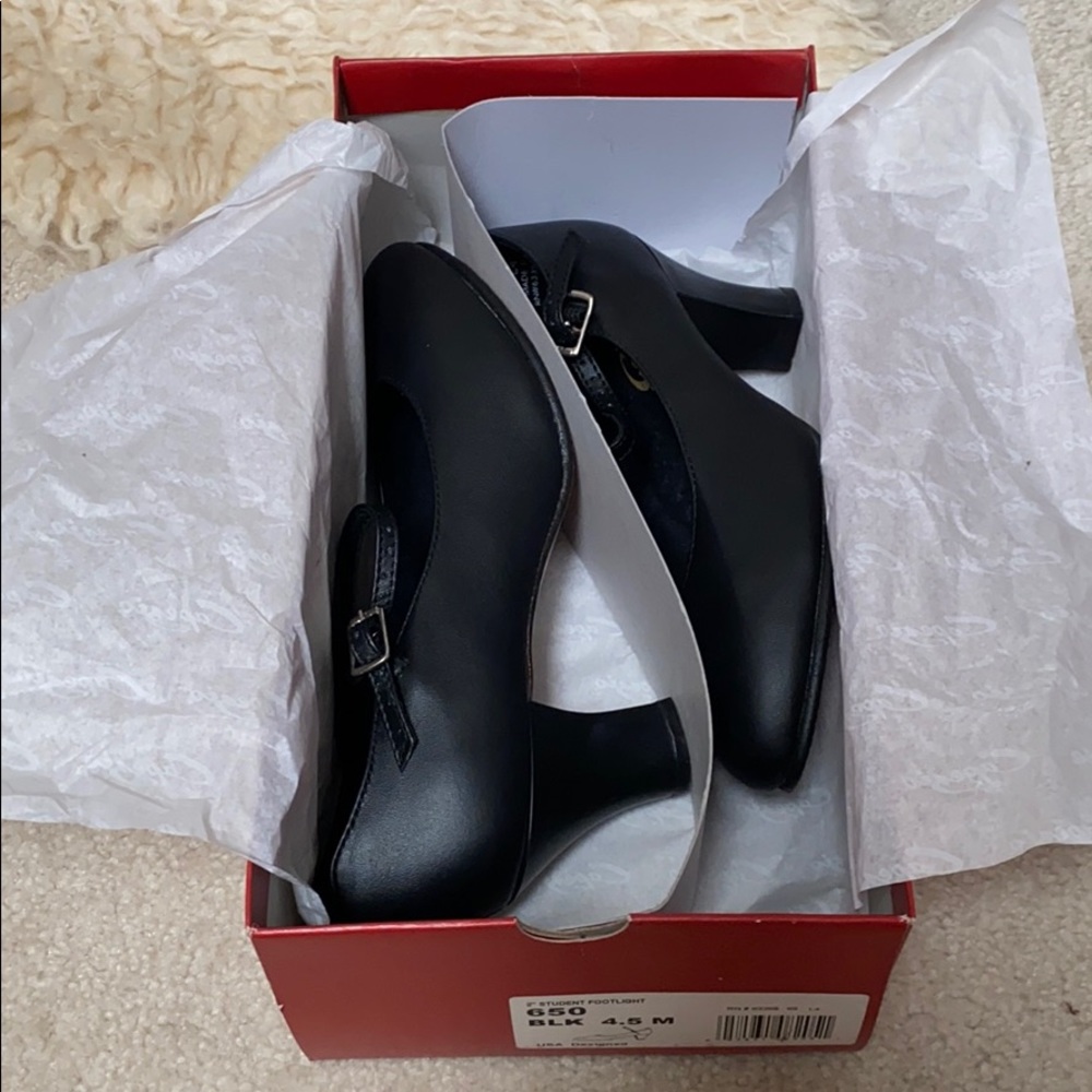 Black Character Shoes 4.5 M 2”